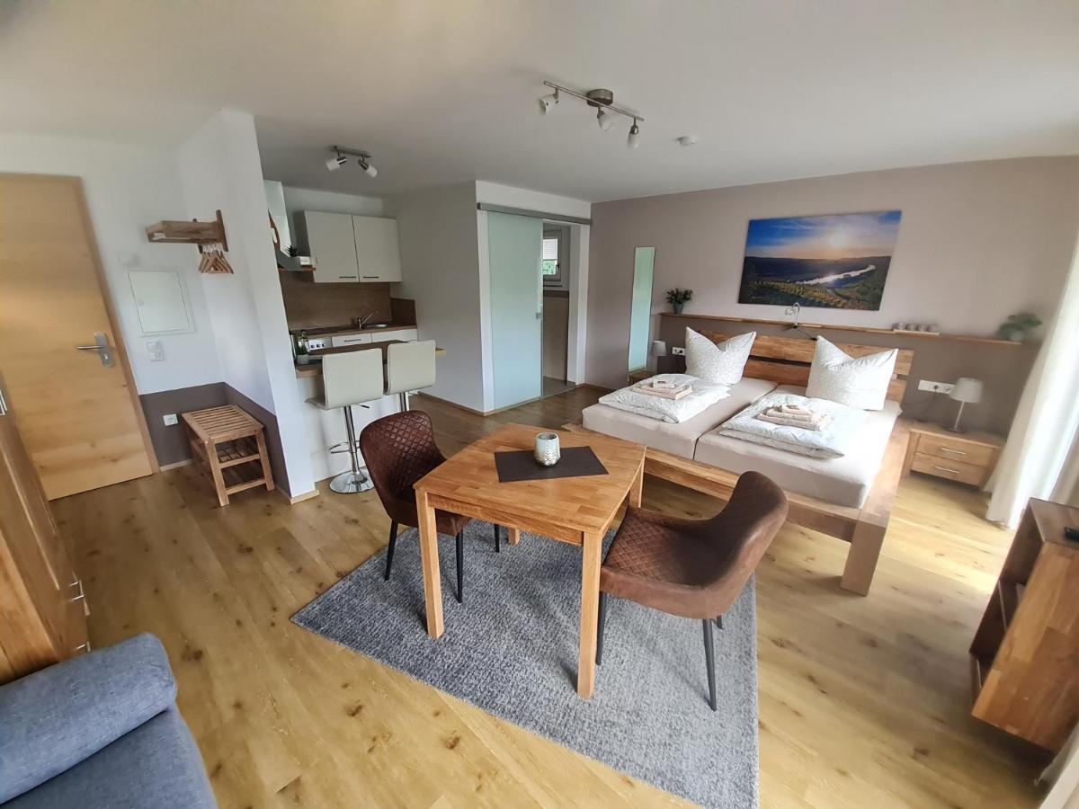 Mosel-Auszeit Apartment เบราเนอแบร์ก ภายนอก รูปภาพ