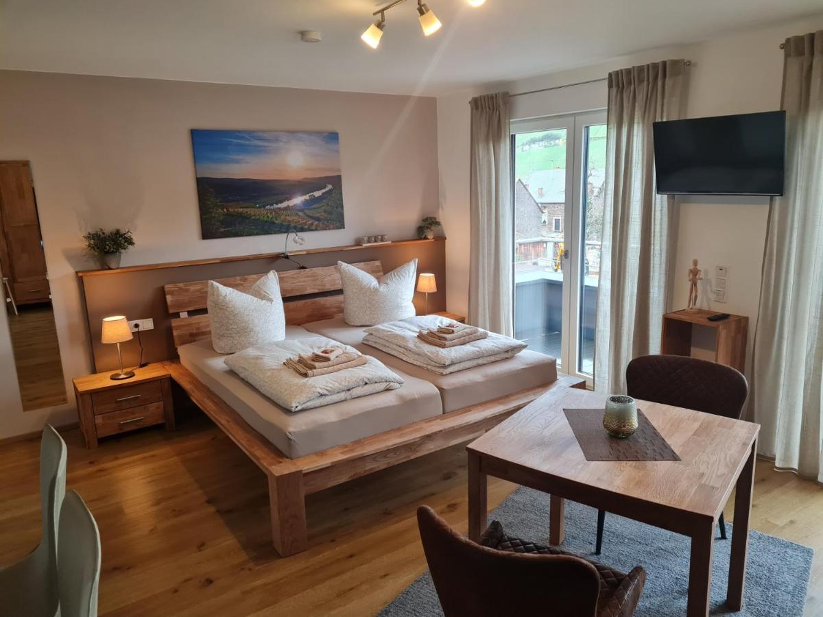 Mosel-Auszeit Apartment เบราเนอแบร์ก ภายนอก รูปภาพ