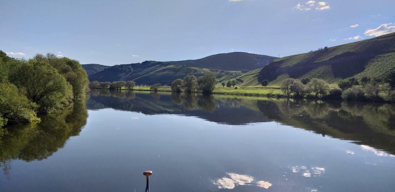 Mosel-Auszeit Apartment เบราเนอแบร์ก ภายนอก รูปภาพ